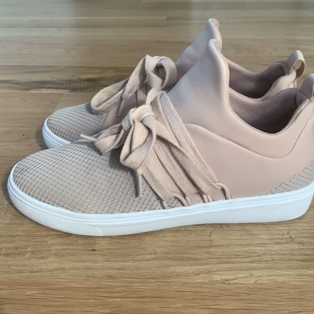 Steve Madden Blush Kicks - Picture 4 of 7